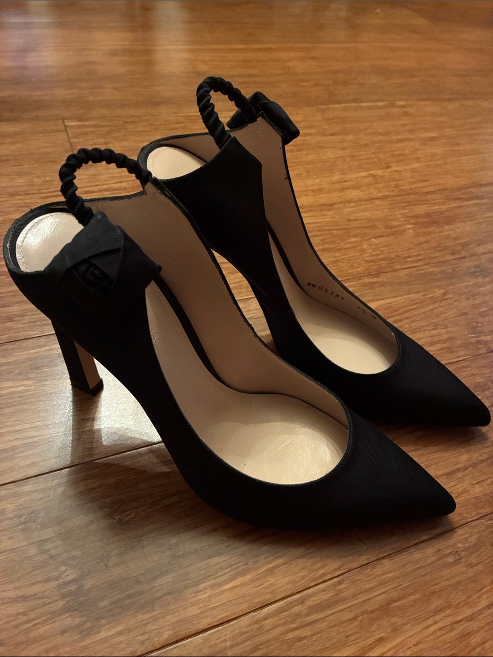 Stuart Weitzman -Women's Black Pointed Toe Slingback Heels - size 7.5